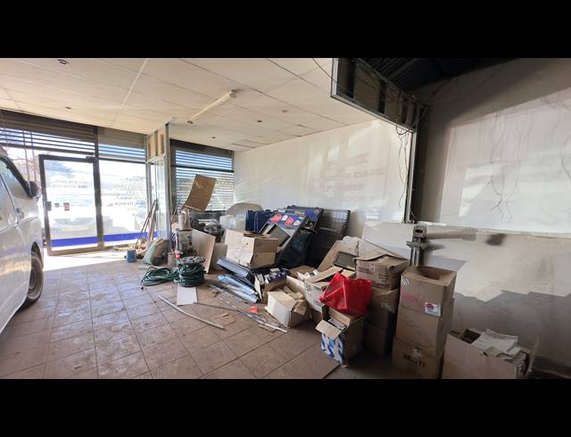 250M² WAREHOUSE TO LET IN ISANDO